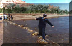 Maroc - Avril 2000 - Merci de cliquer sur l'image pour avoir une vision plein �cran. Pour revenir, utilisez la fl�che PRECEDENTE de votre navigateur.